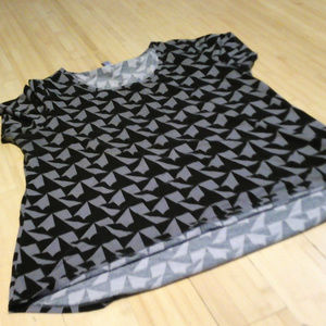 LulaRoe Black and Gray Geometric Classic Tee 2XL